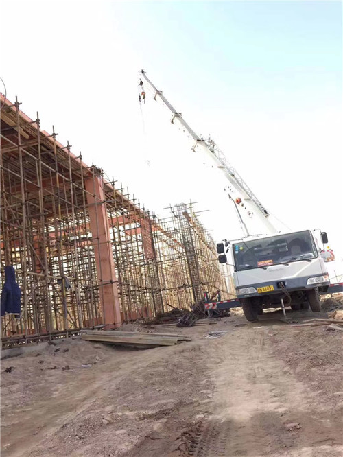 赤坎区25 吨、50 吨吊车怎么选？多大重量 / 半径适合对应车型？