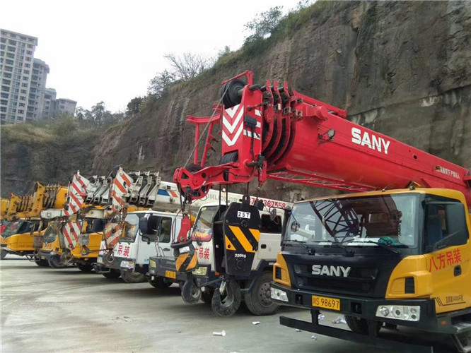 赤坎区吊车出租按什么计费？台班费、单次费、里程费怎么算？