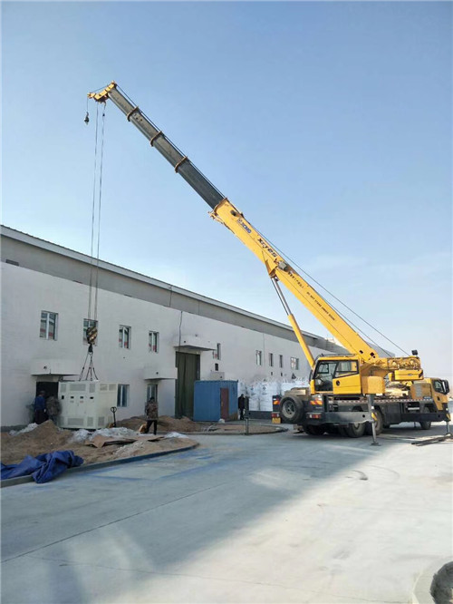 赤坎区“超载就喊停”—— 吊车的 “重量保镖” 技术